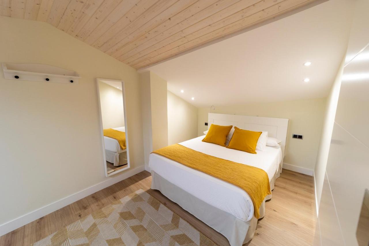 Apartamentos San Lazaro Сантьяго-де-Компостела Екстер'єр фото